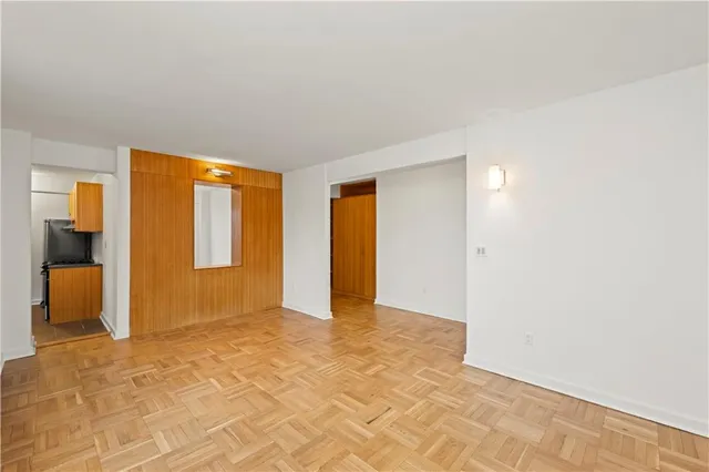 $799,000 | 130 8th Avenue, Unit 7G | Park Slope