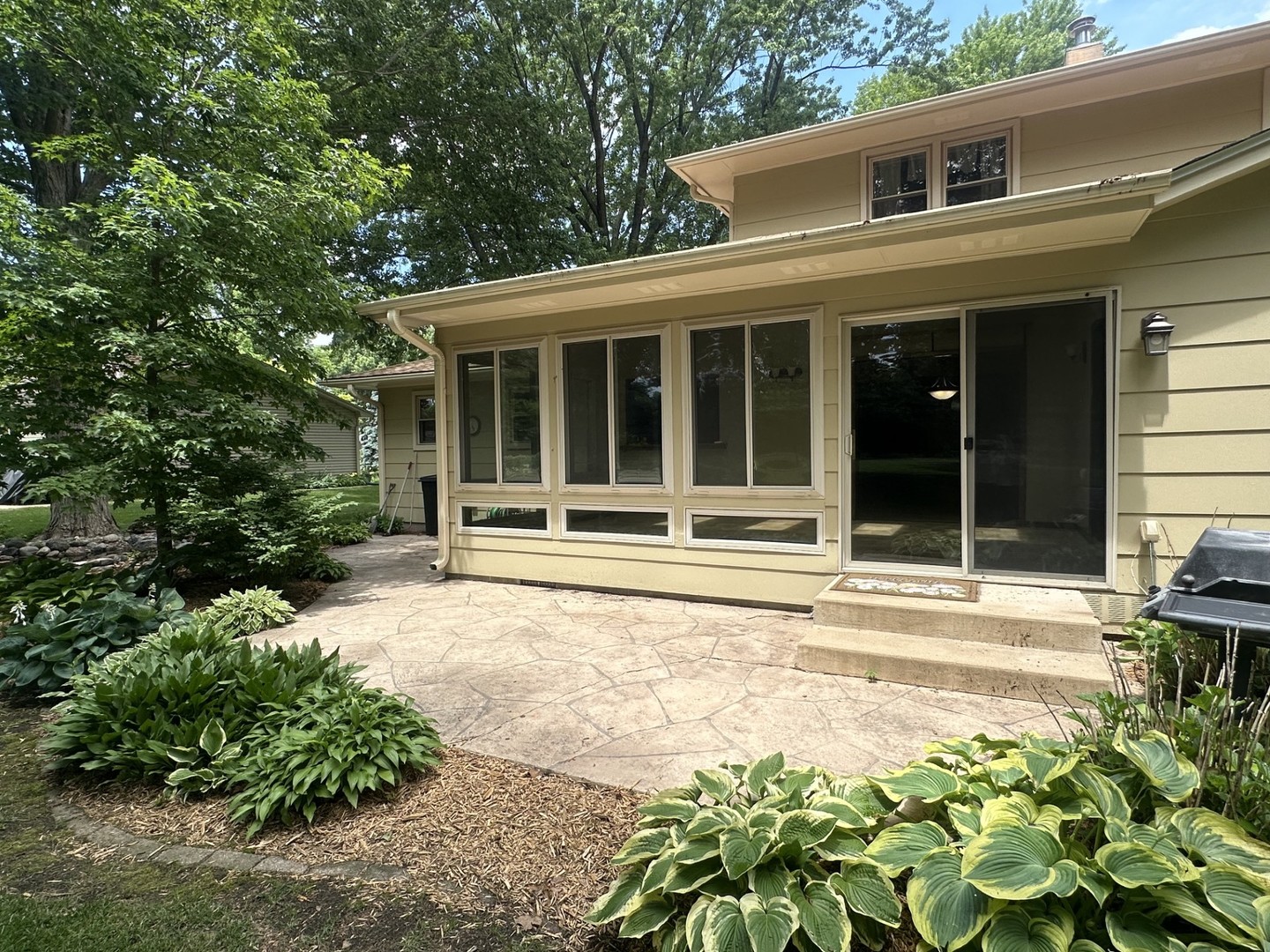 2205 Winding Hill Road Davenport, IA 52807 - Photo 48 of 64