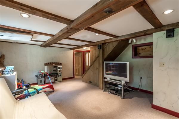464 County Road Hanson, MA 02341 - Photo 11 of 15 Gallery Image 11