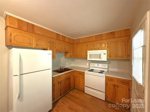 $1,195 | 409 Hawley Avenue, Unit 13, Belmont, NC 28012