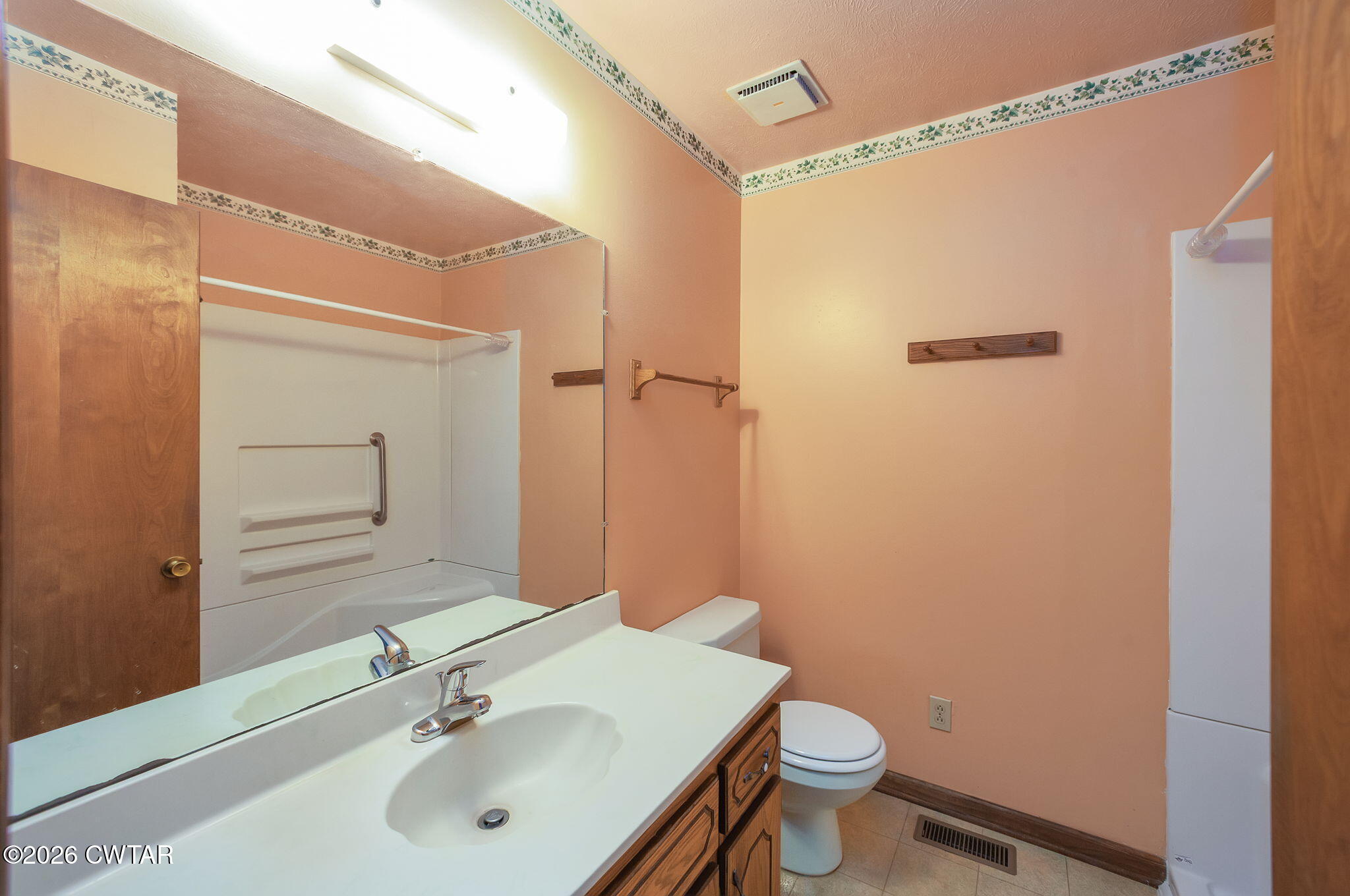 351 Turner Loop Road Humboldt, TN 38343 - Photo 22 of 34 Hall Bathroom