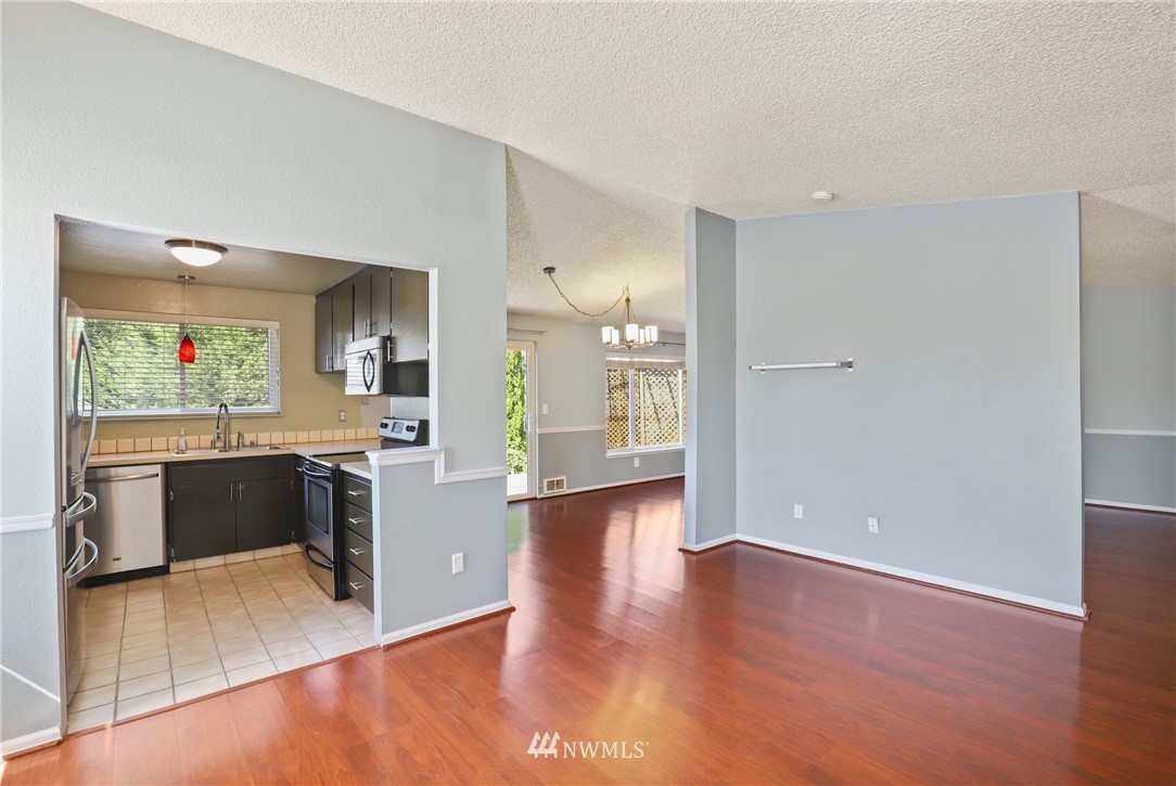 19221 146th Avenue Southeast Renton, WA 98058 - Photo 4 of 31 Gallery Image 4