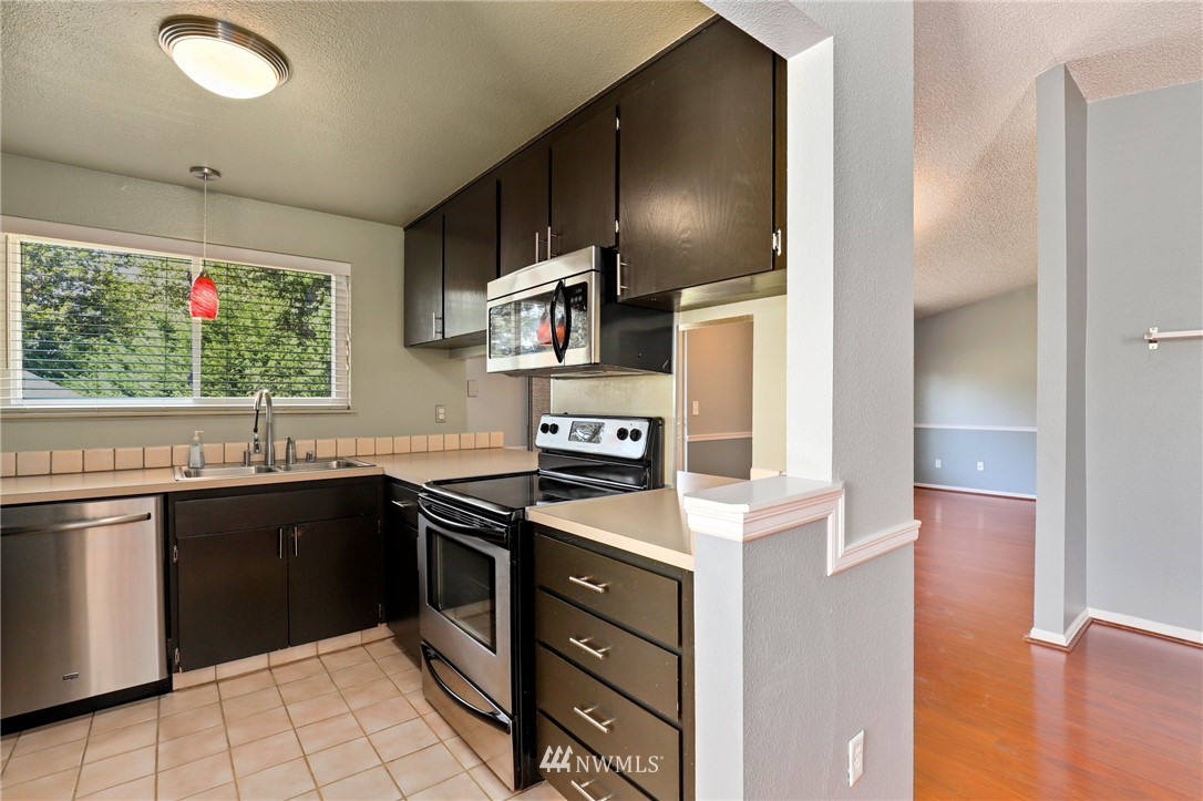 19221 146th Avenue Southeast Renton, WA 98058 - Photo 6 of 31 Gallery Image 6