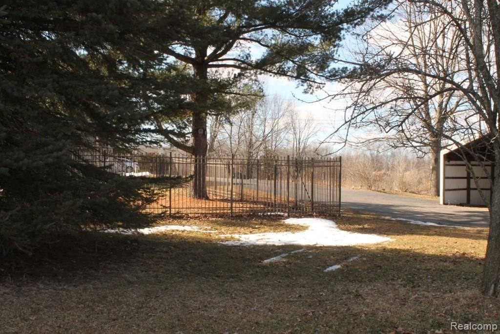 8205 Douglas Road Pinckney, MI 48169 - Photo 71 of 77 Douglas 8205 (76).JPG