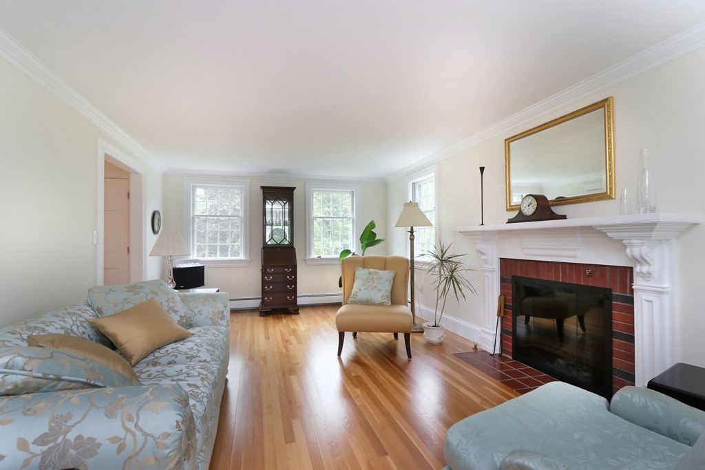 21 Woodland Road Westwood, MA 02090 - Photo 4 of 26 Gallery Image 4