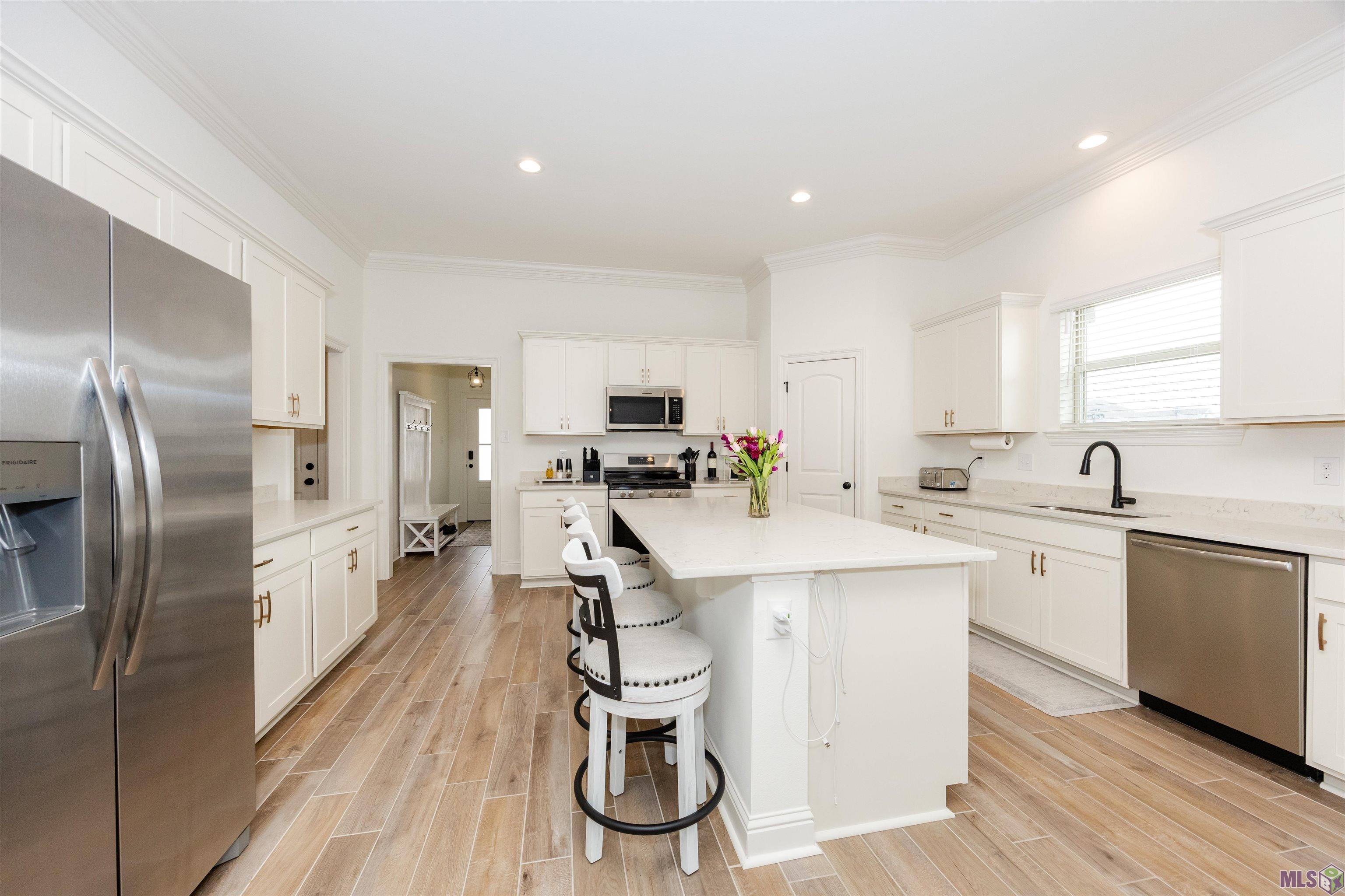 17208 Tidewater Lane Baton Rouge, LA 70810 - Photo 3 of 34