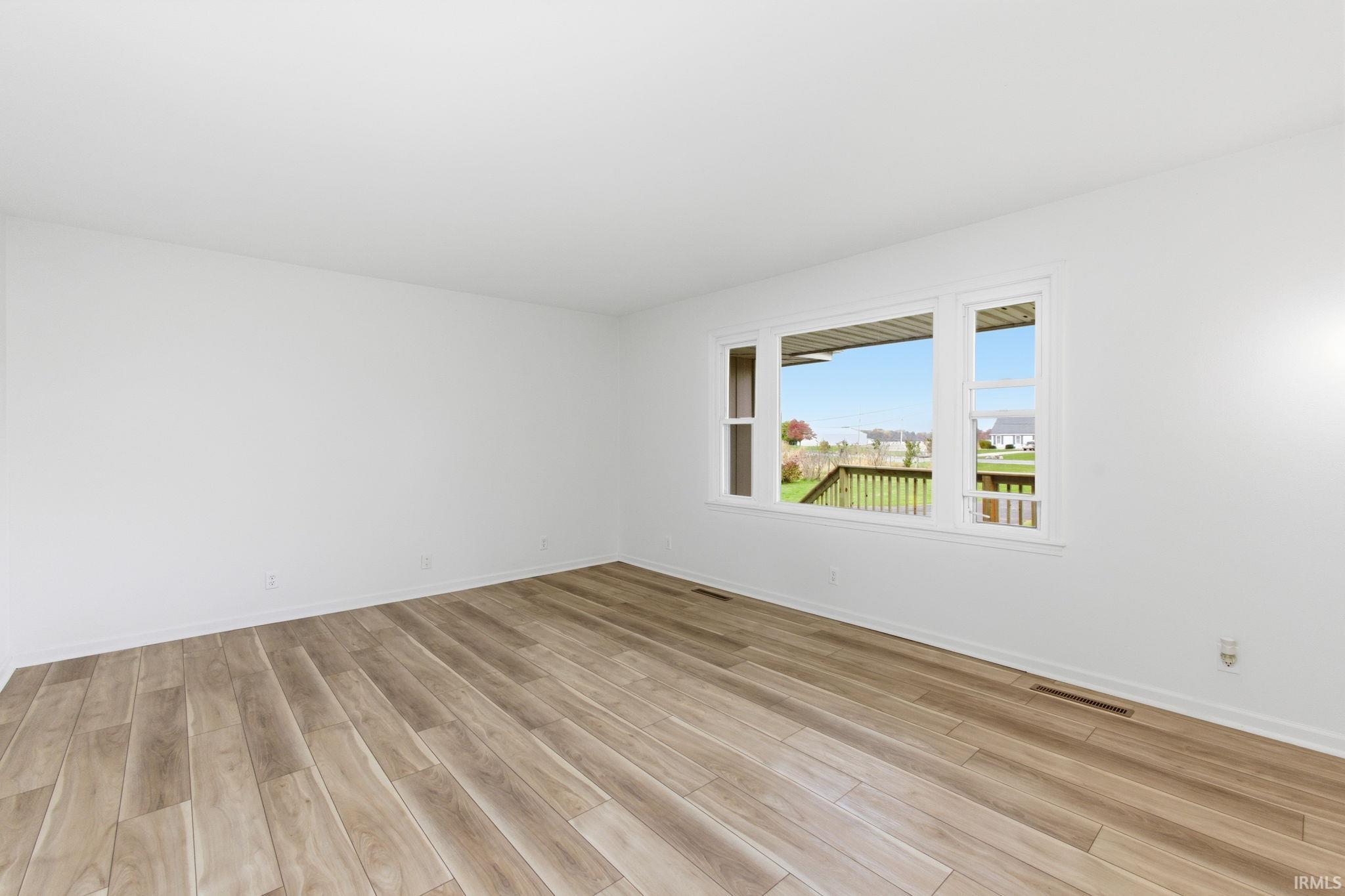 13550 Dragoon Trail Mishawaka, IN 46544 - Photo 5 of 26