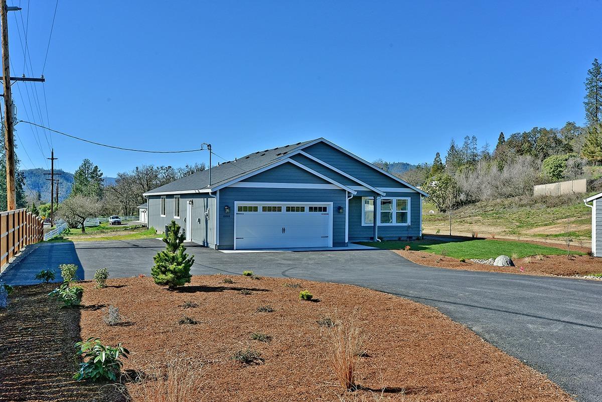 10014 Blackwell Road Central Point, OR 97502 - Photo 2 of 22 Additional Photo