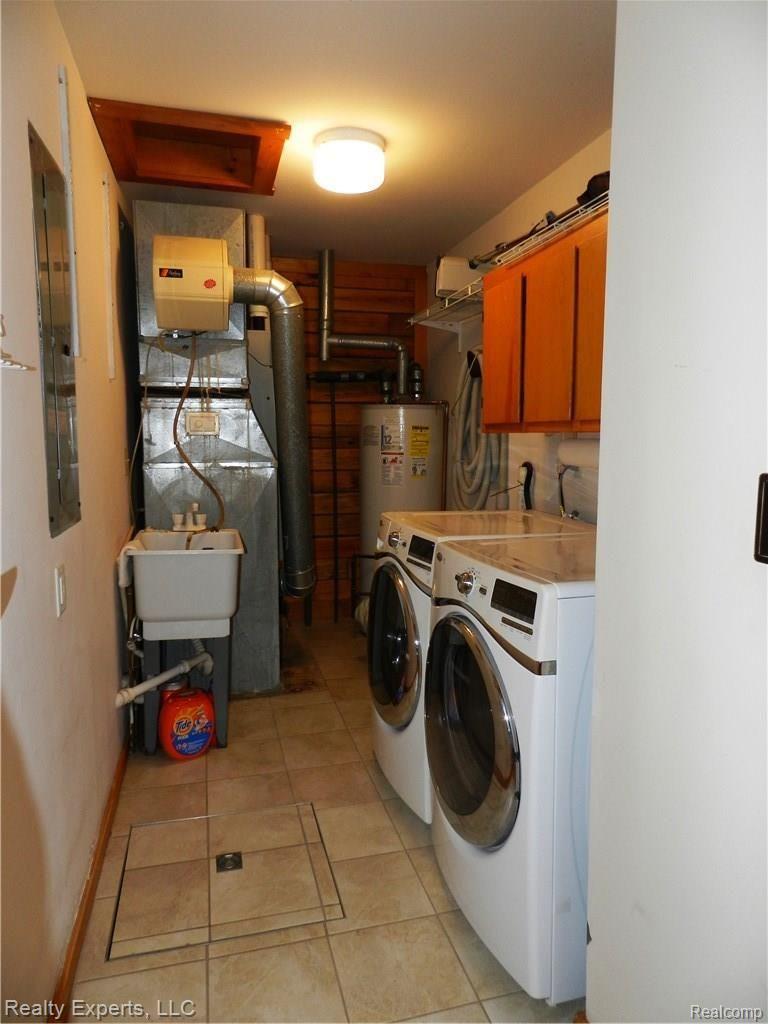 9400 Whittaker Road Ypsilanti, MI 48197 - Photo 17 of 45 LAUNDRY ROOM