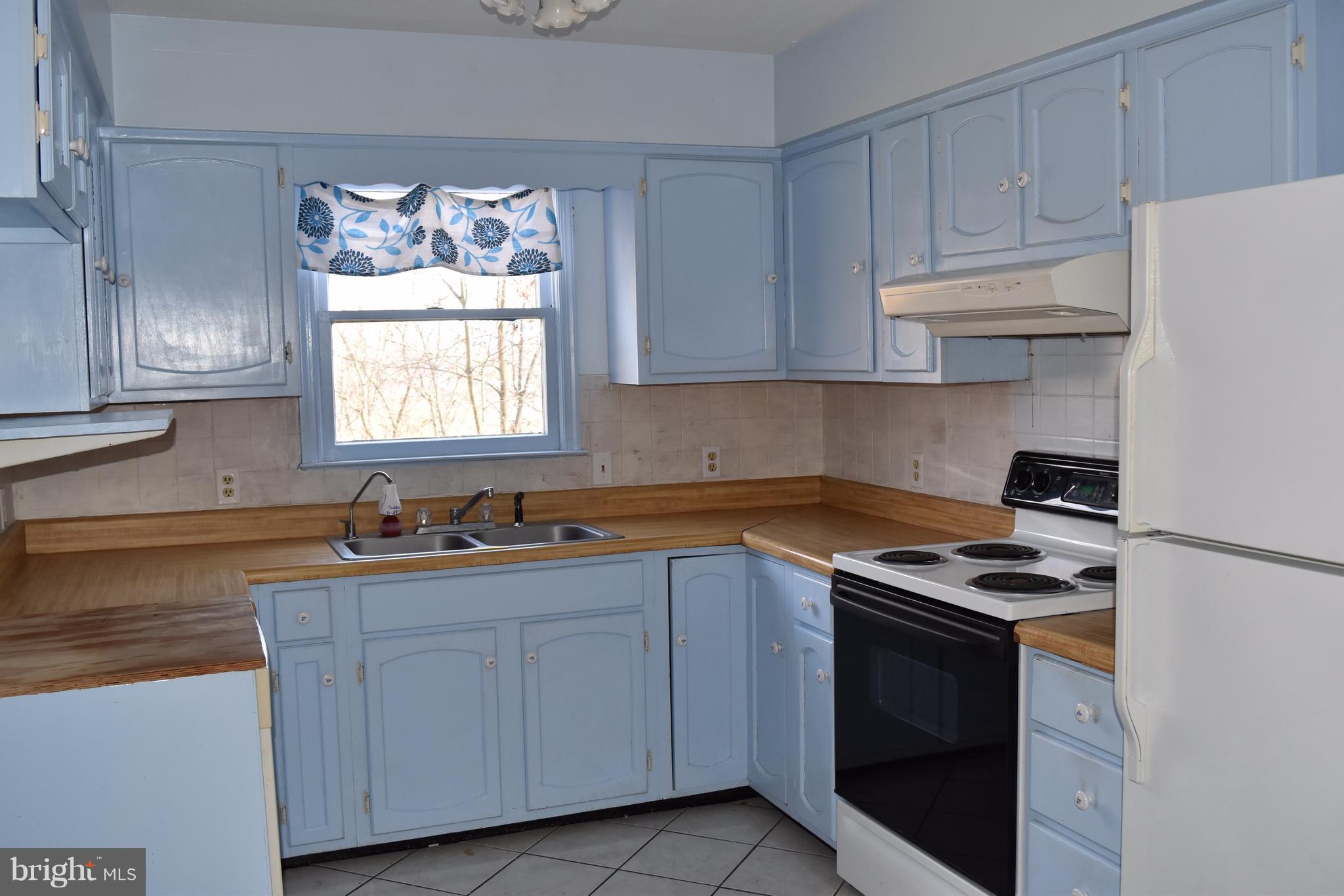 726 Thunder Road Front Royal, VA 22630 - Photo 11 of 29 Kitchen