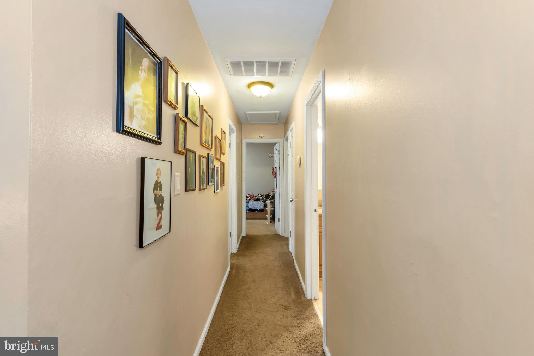 377 Broadlane Road Williamstown, NJ 08094 - Photo 17 of 27 Hallway