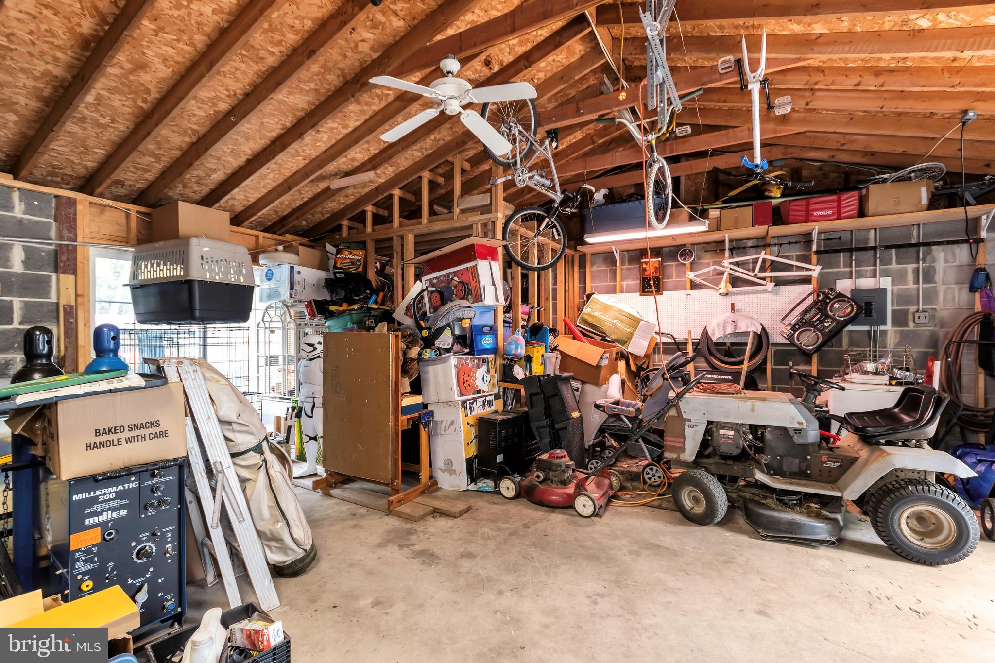 377 Broadlane Road Williamstown, NJ 08094 - Photo 21 of 27 Detached garage