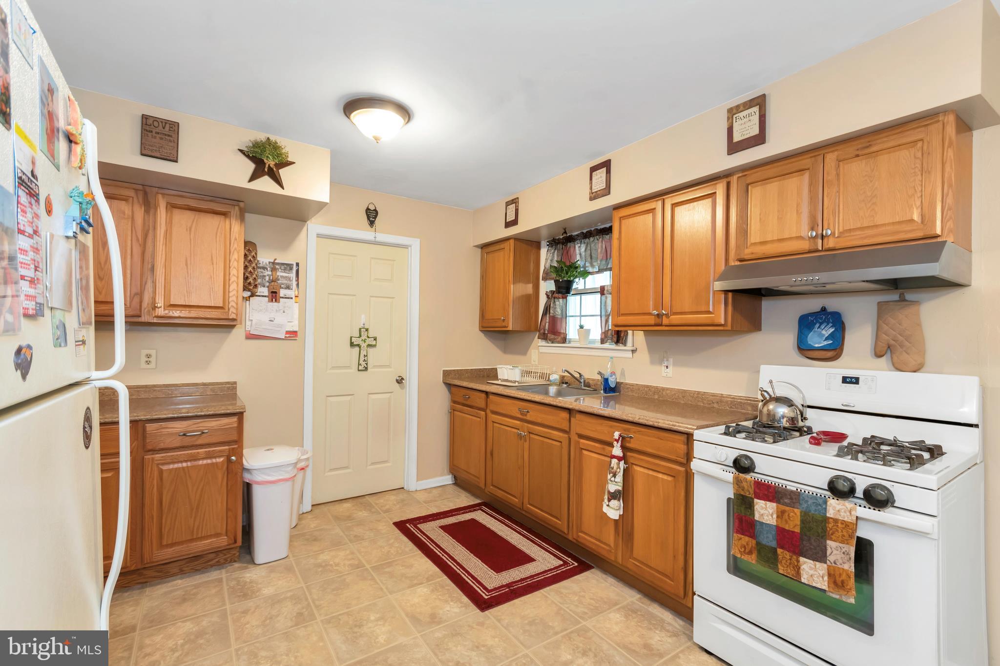 377 Broadlane Road Williamstown, NJ 08094 - Photo 4 of 27 Kitchen