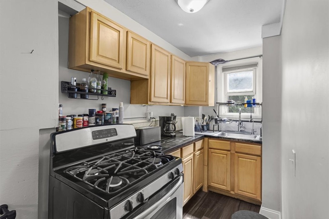 124 Lincoln Street Woonsocket, RI 02895 - Photo 12 of 49 Gallery Image 12
