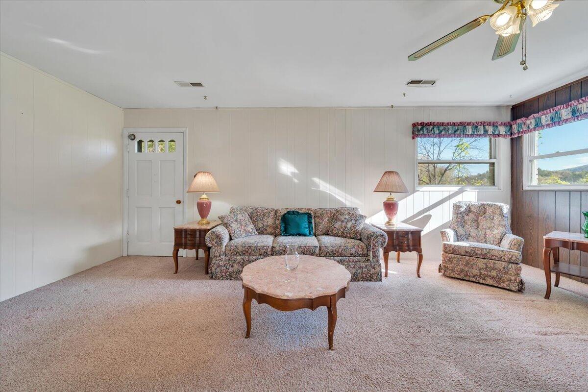 3870 Harborwood Road Salem, VA 24153 - Photo 6 of 53 06-MIB01164