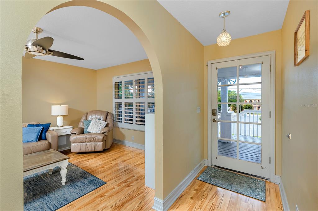 2601 Bay Boulevard Indian Rocks Beach, FL 33785 - Photo 16 of 64 a living room with furniture and a window