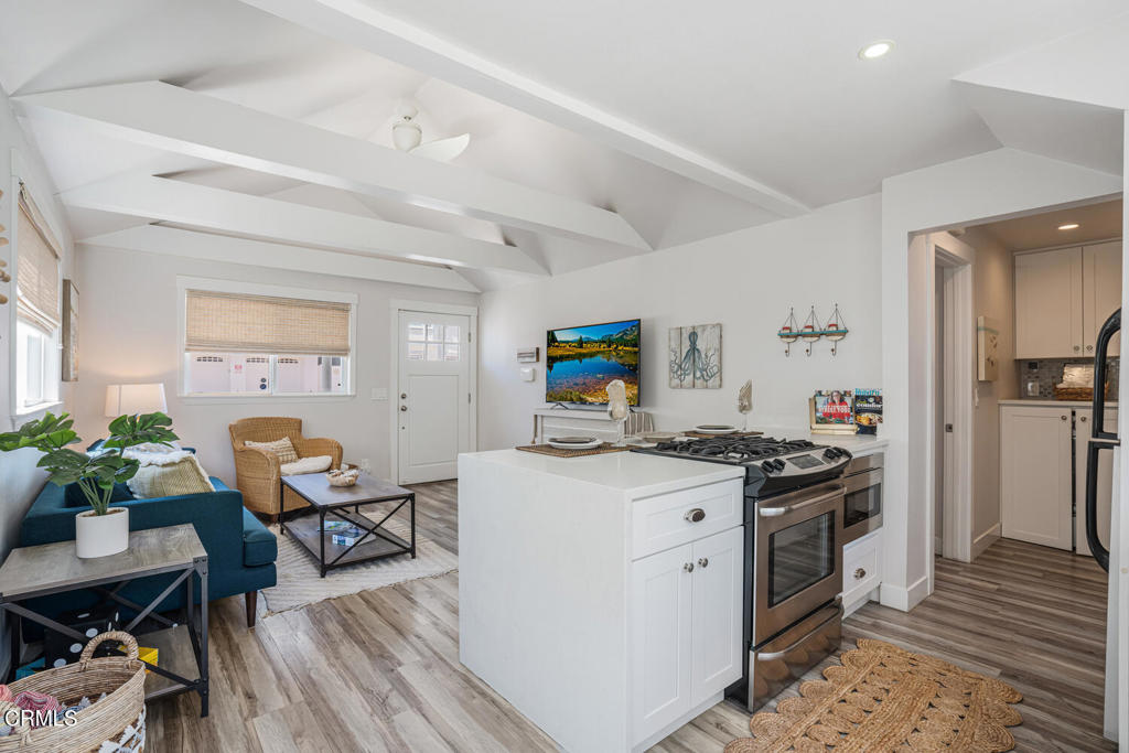 3534 Ocean Drive Oxnard, CA 93035 - Photo 11 of 27 3534 Ocean Dr Oxnard CA 93035-large-012-