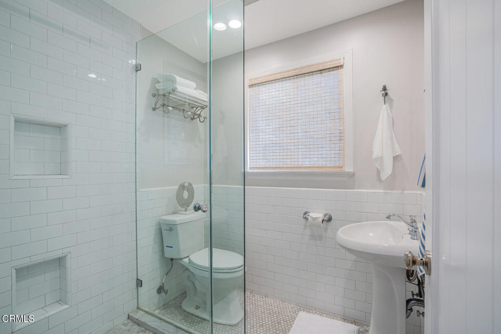 3534 Ocean Drive Oxnard, CA 93035 - Photo 14 of 27 3534 Ocean Dr Oxnard CA 93035-large-015-