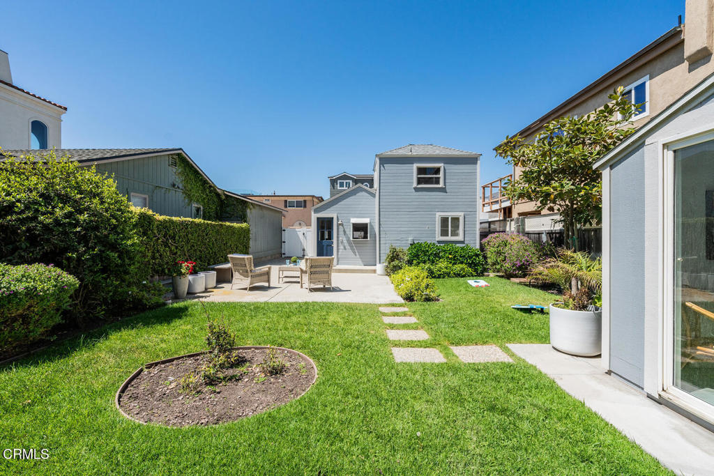 3534 Ocean Drive Oxnard, CA 93035 - Photo 4 of 27 3534 Ocean Dr Oxnard CA 93035-large-025-