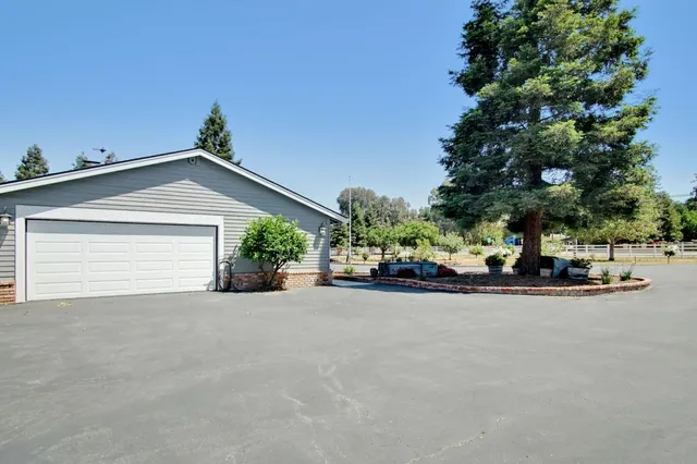 $2,399,000 | 8875 New Avenue, Gilroy, CA 95020