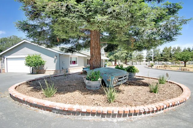 $2,399,000 | 8875 New Avenue, Gilroy, CA 95020