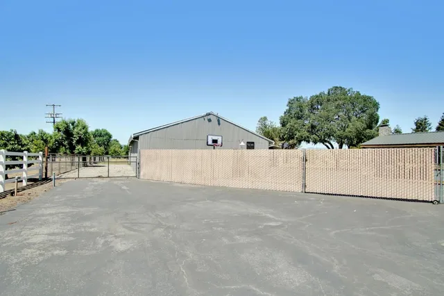 $2,399,000 | 8875 New Avenue, Gilroy, CA 95020