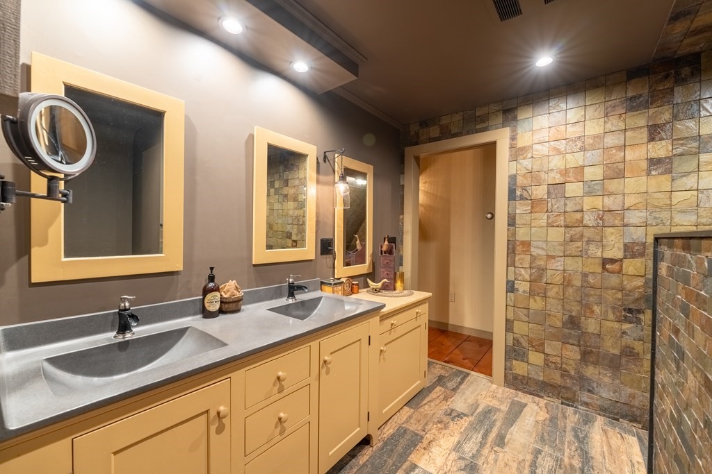 23 North Brookfield Road Spencer, MA 01562 - Photo 15 of 35 Gallery Image 15