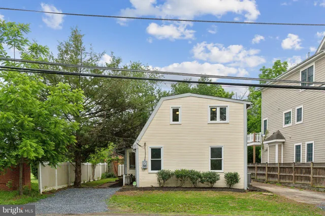 front view of house with a yard