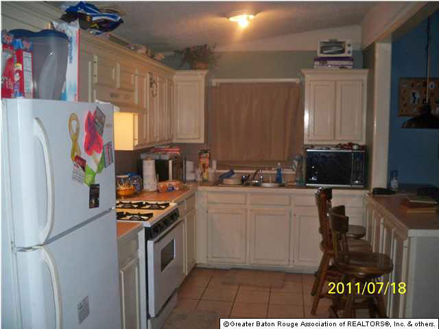 12588 Delores Drive Baton Rouge, LA 70814 - Photo 3 of 5