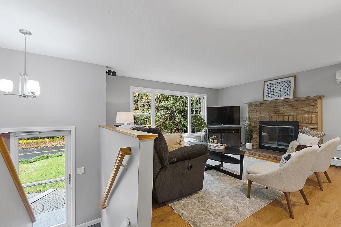 131 Conant Road Nashua, NH 03062 - Photo 3 of 40