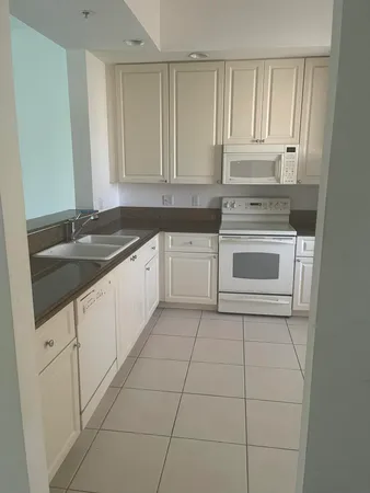 $2,400 | 1 Harbour Isle Drive East, Unit 1, Fort Pierce, FL 34949