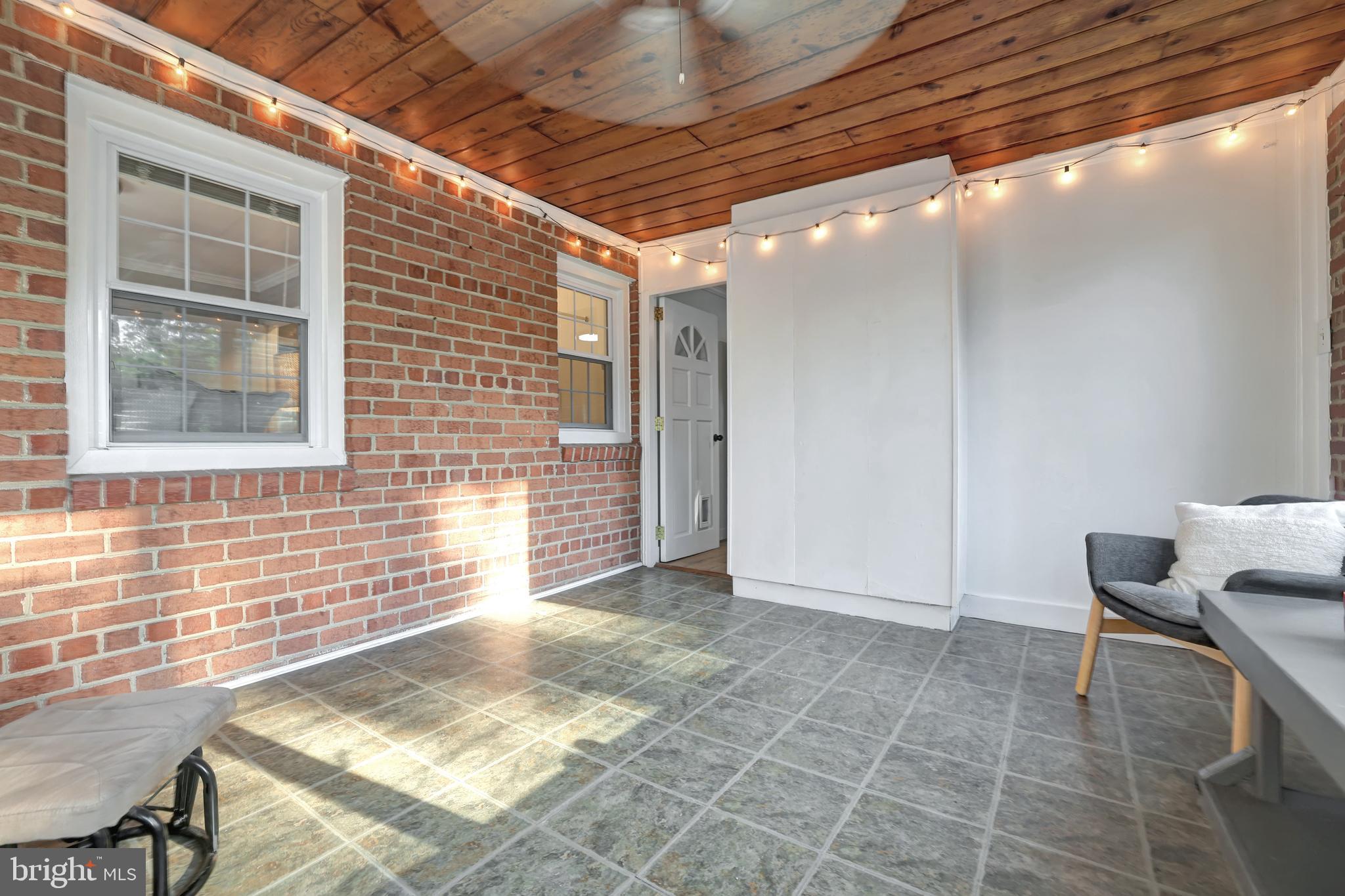 10700 Hayes Avenue Silver Spring, MD 20902 - Photo 13 of 38 Sun Room