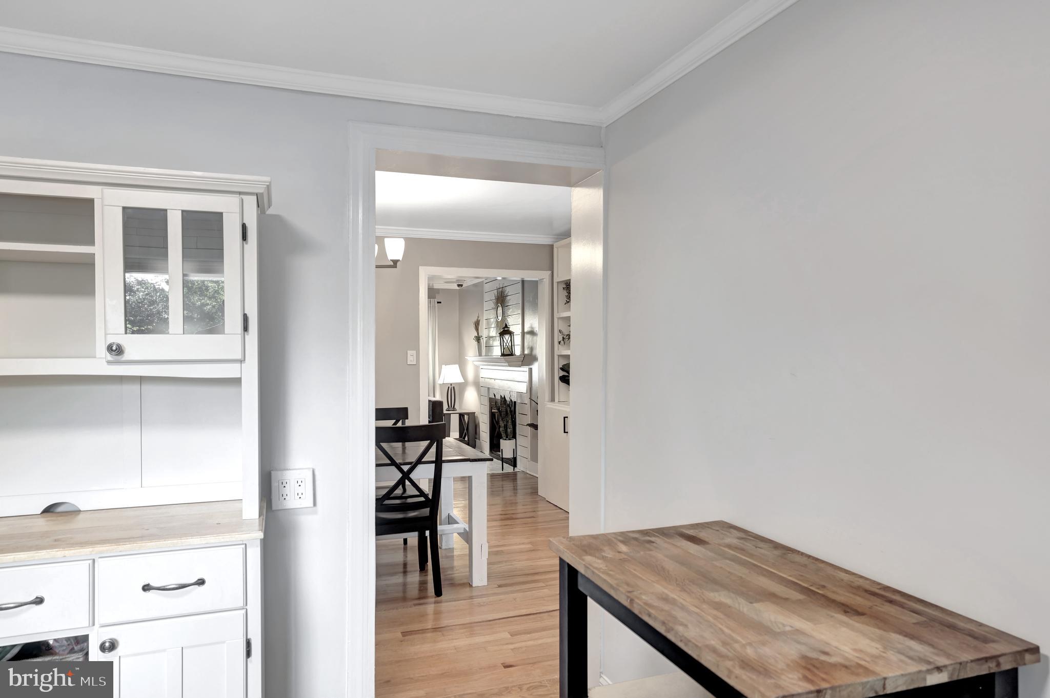 10700 Hayes Avenue Silver Spring, MD 20902 - Photo 10 of 38 Roomy enough for an eat-in spot