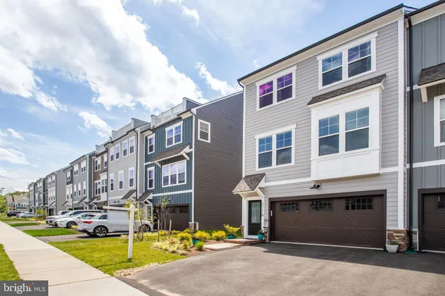 $629,900 | 18351 Moss Garden Road, Dumfries, VA 22026