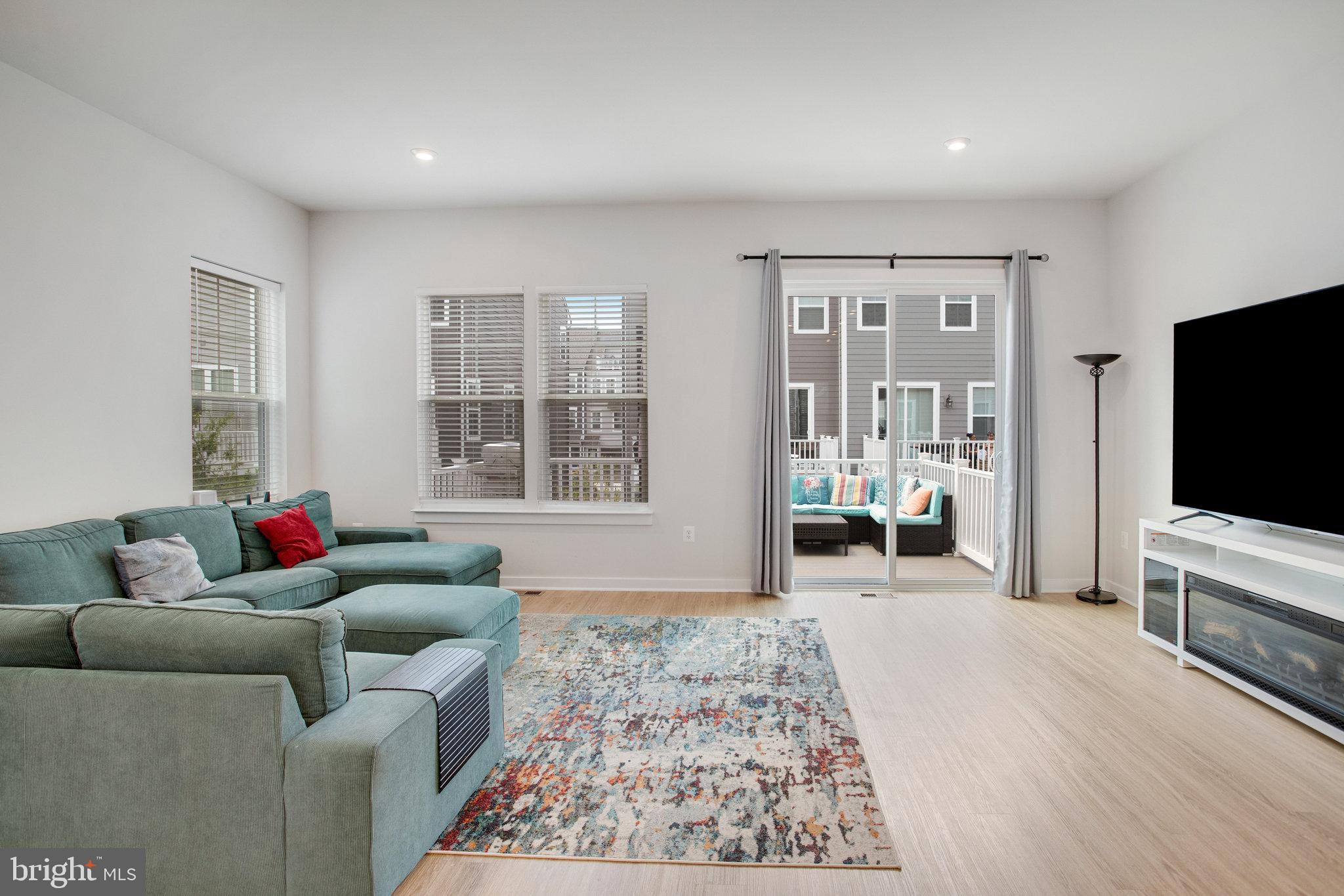 18351 Moss Garden Road Dumfries, VA 22026 - Photo 12 of 41