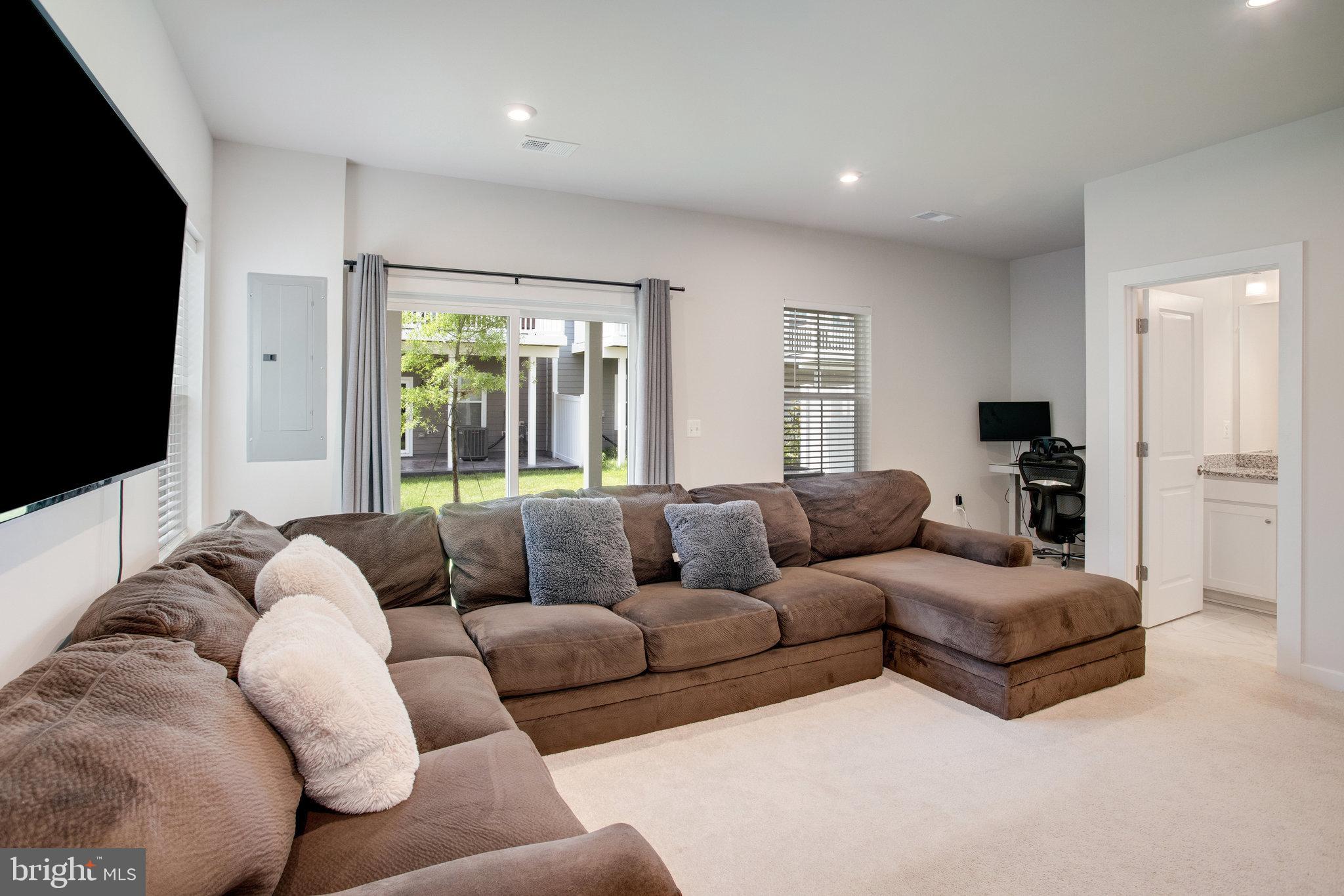 18351 Moss Garden Road Dumfries, VA 22026 - Photo 30 of 41