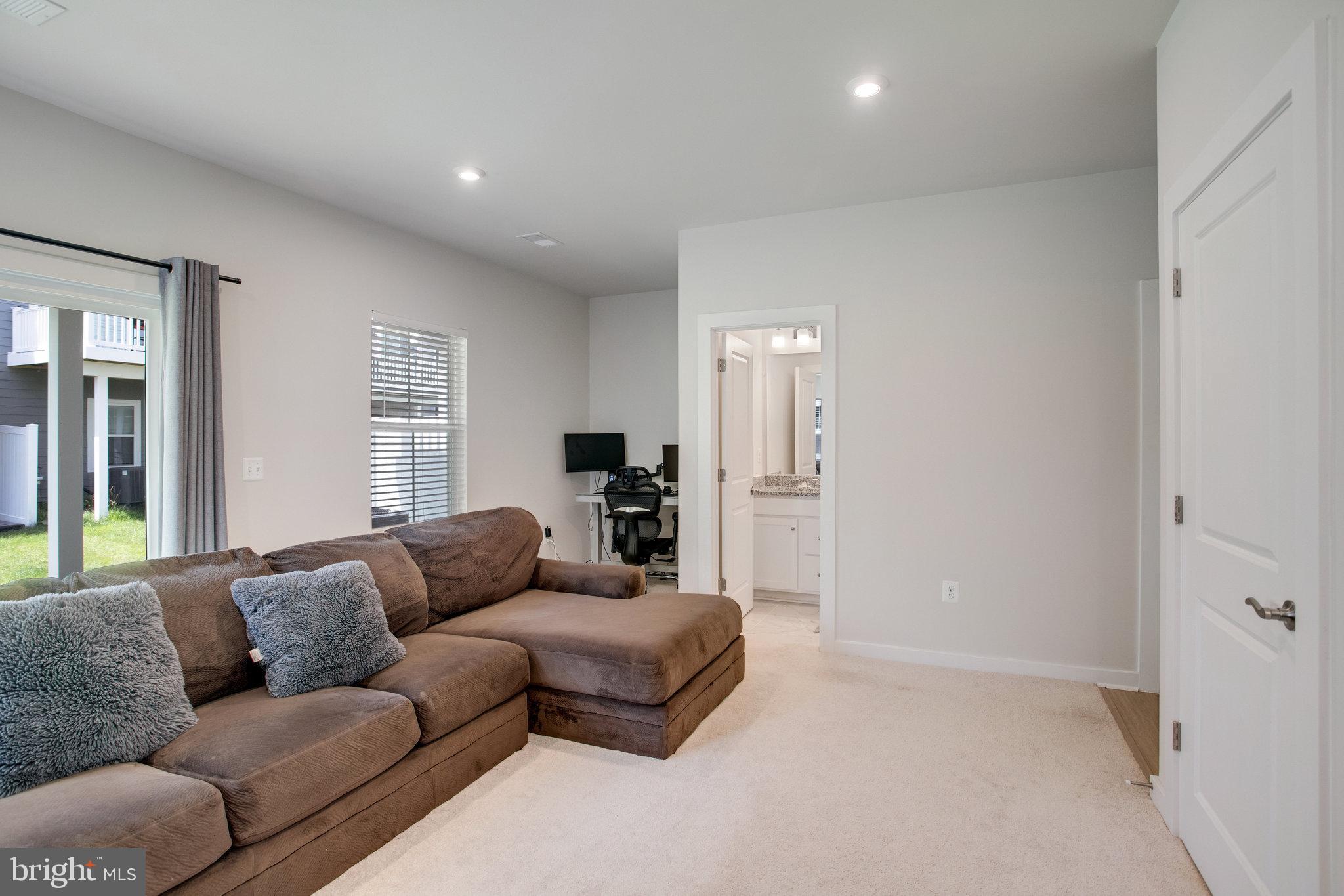 18351 Moss Garden Road Dumfries, VA 22026 - Photo 31 of 41