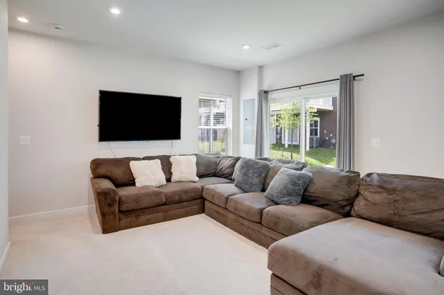 $629,900 | 18351 Moss Garden Road, Dumfries, VA 22026