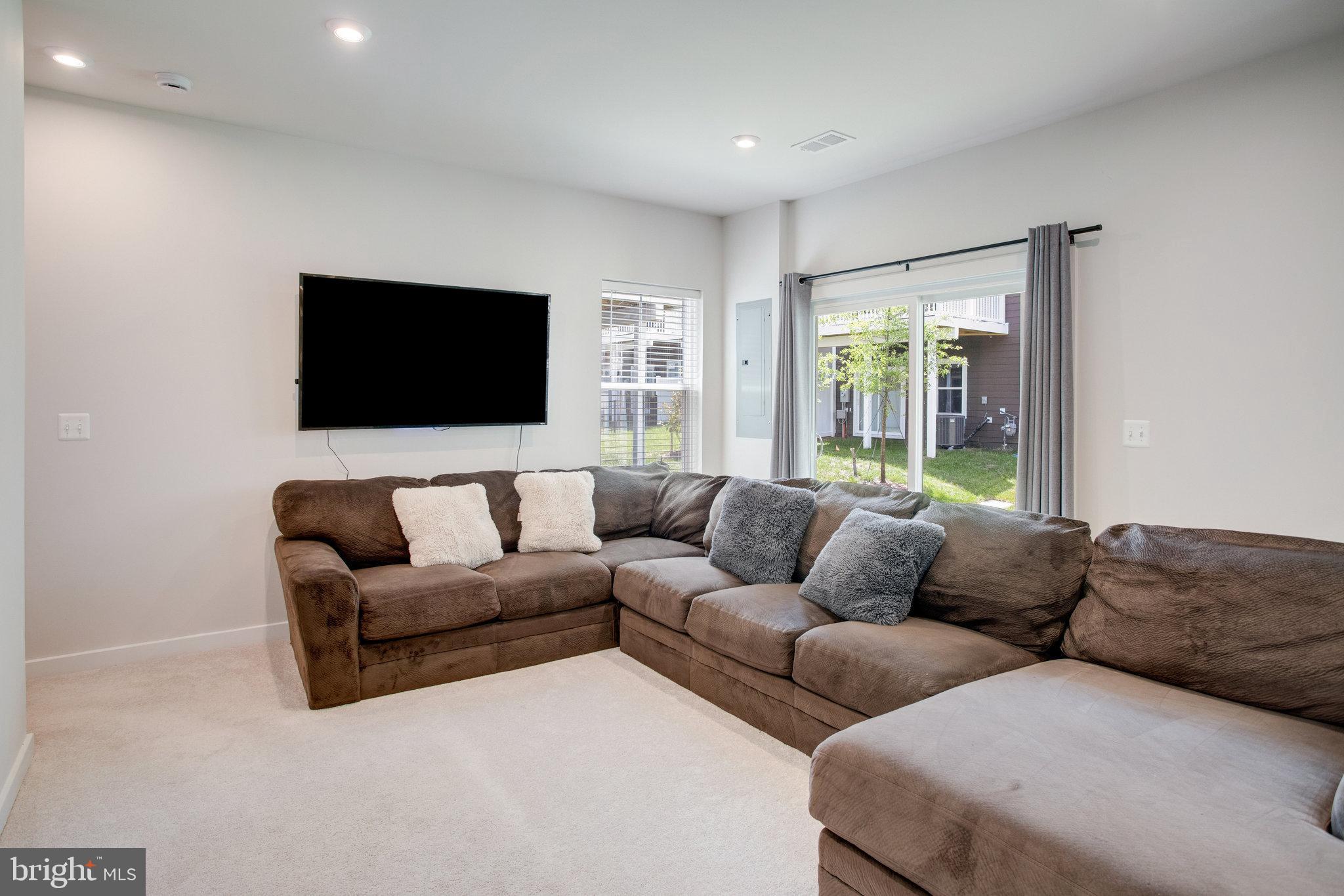 18351 Moss Garden Road Dumfries, VA 22026 - Photo 32 of 41