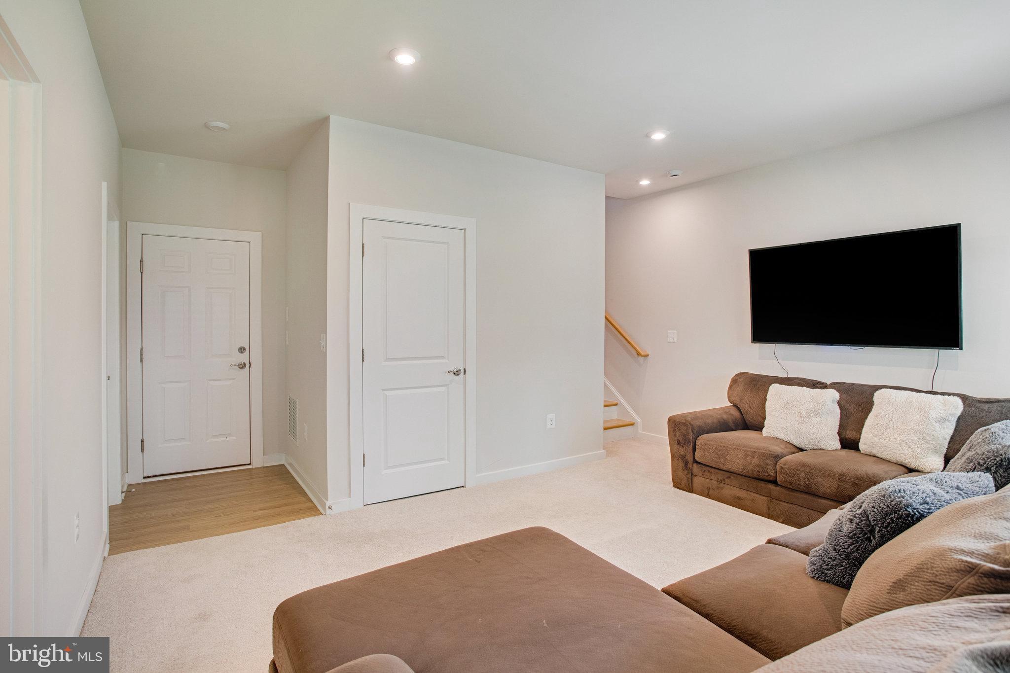 18351 Moss Garden Road Dumfries, VA 22026 - Photo 33 of 41