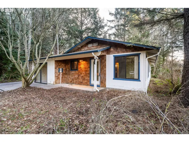 $429,000 | 355 North Chinook, Cannon Beach, OR 97110