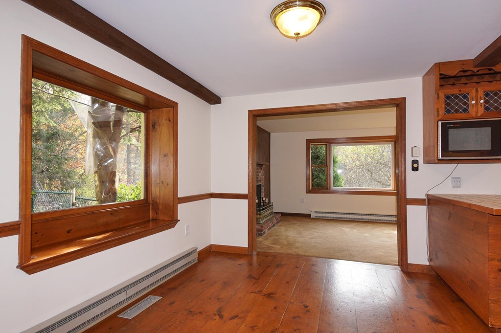 167 Forbush Mill Road Bolton, MA 01740 - Photo 8 of 26