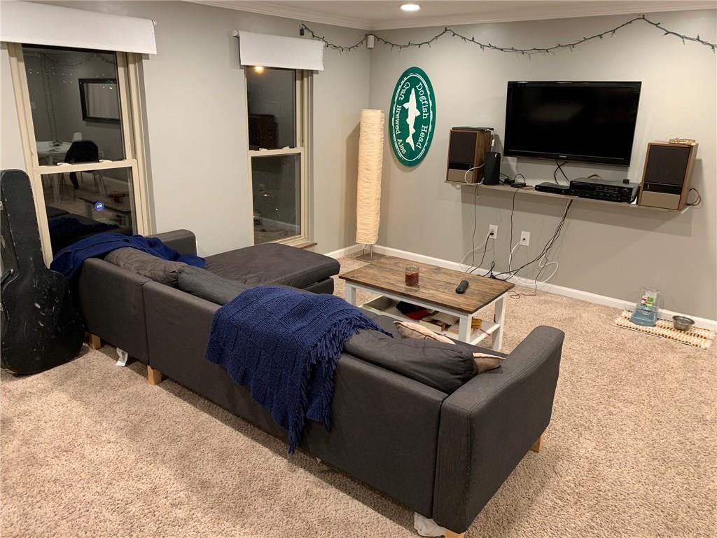 1875 Linton Street Pittsburgh, PA 15219 - Photo 4 of 12 Living room
