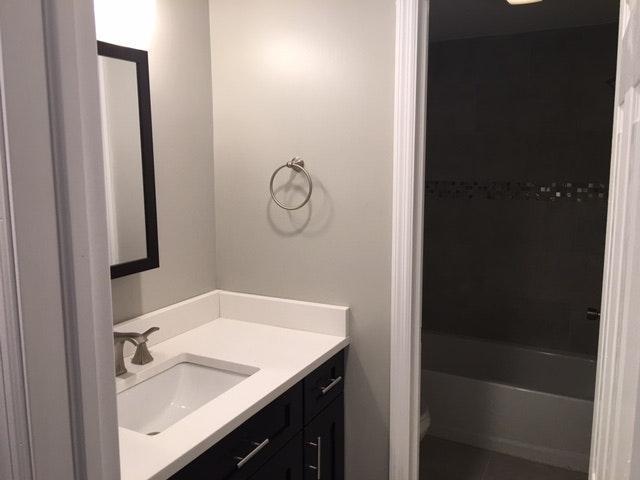 1875 Linton Street Pittsburgh, PA 15219 - Photo 10 of 12 Full Bath