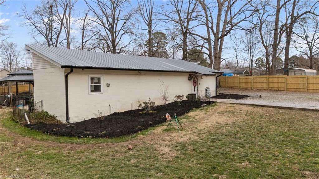 901 Decker Road Thomasville, NC 27360 - Photo 20 of 31