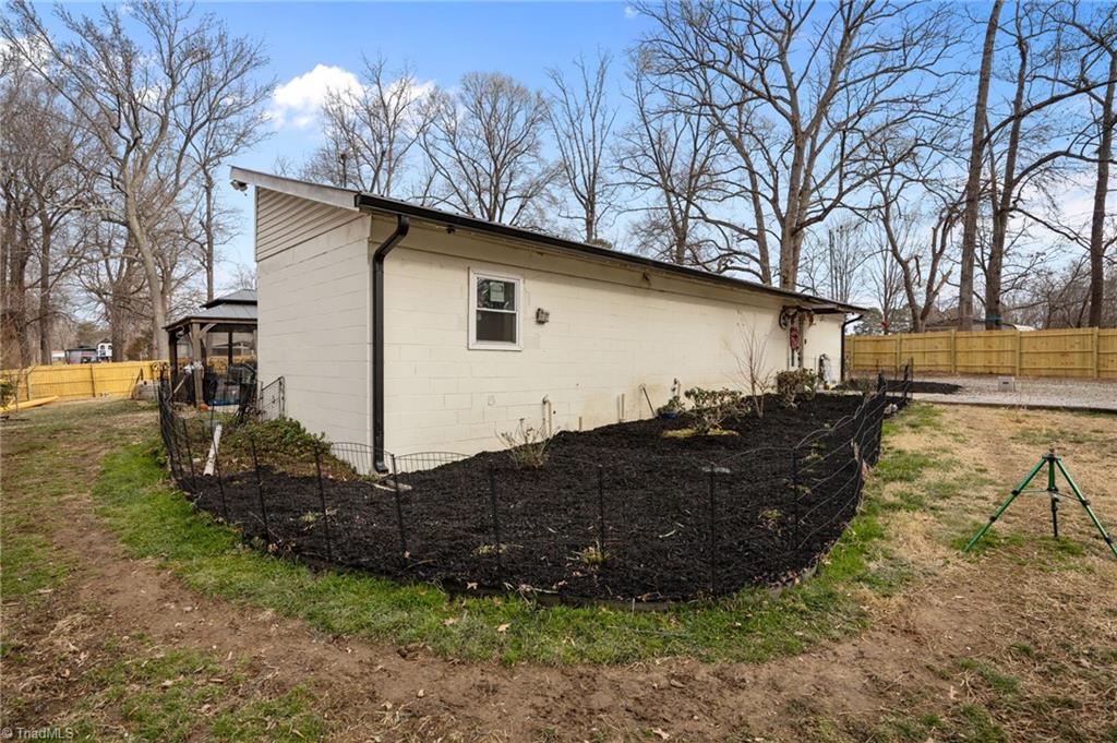 901 Decker Road Thomasville, NC 27360 - Photo 22 of 31