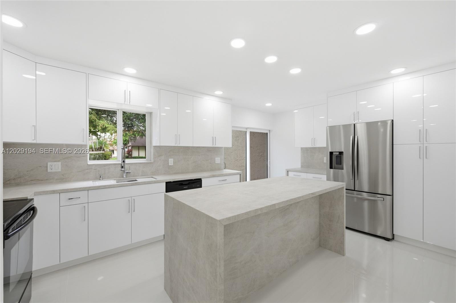 22384 Thousand Pines Lane Boca Raton, FL 33428 - Photo 4 of 70