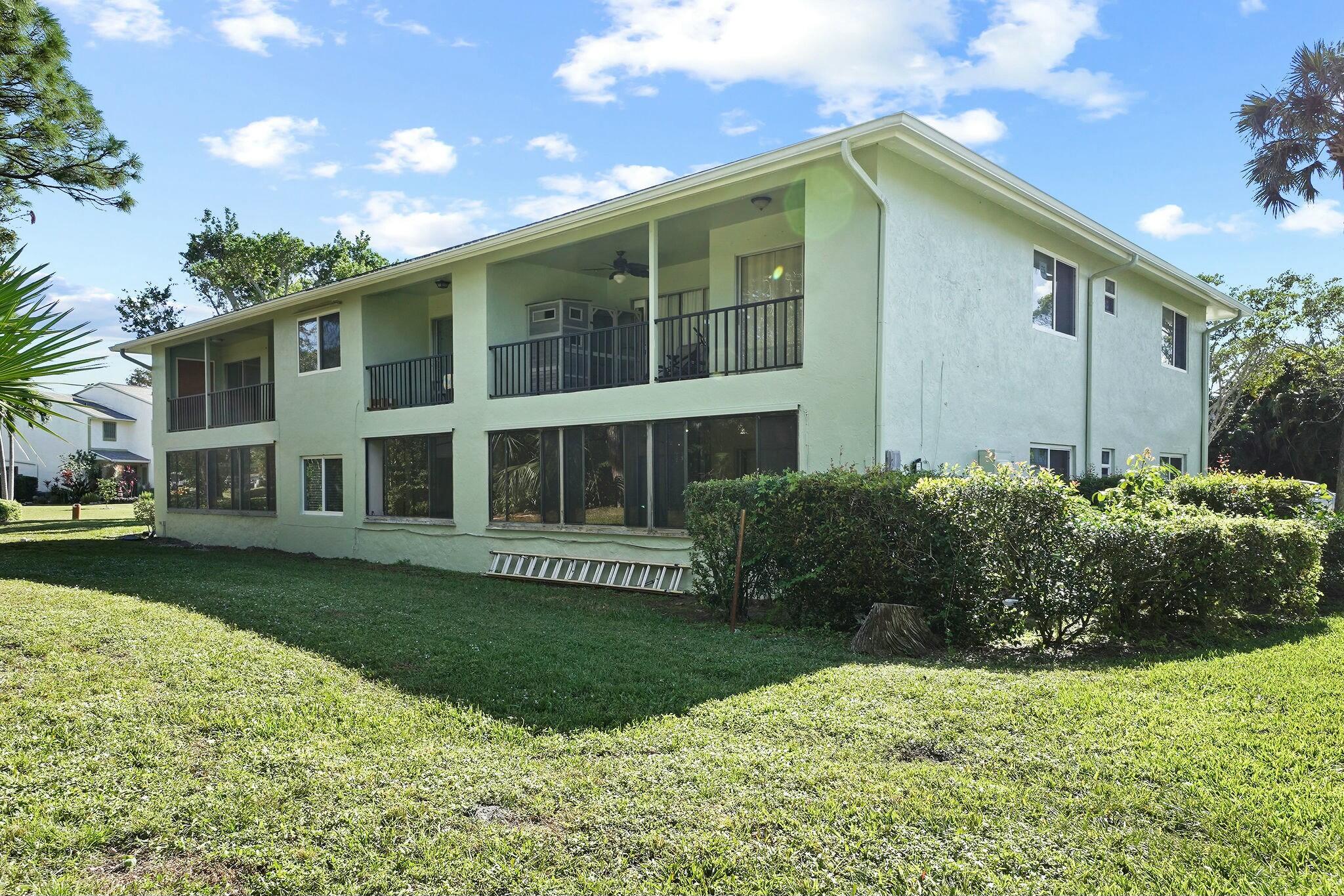983 Northwest Spruce Ridge Drive, Unit 4 Stuart, FL 34994 - Photo 6 of 56 tempImage4lhkR9
