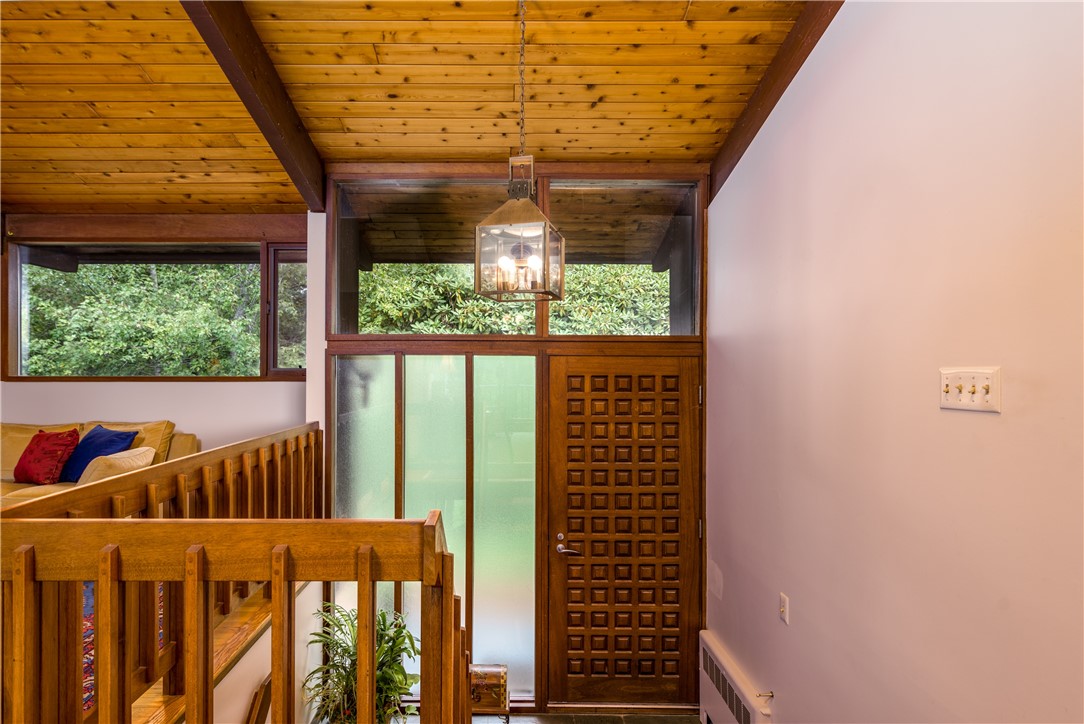 1950 Boston Neck Road North Kingstown, RI 02874 - Photo 8 of 42 Entry way