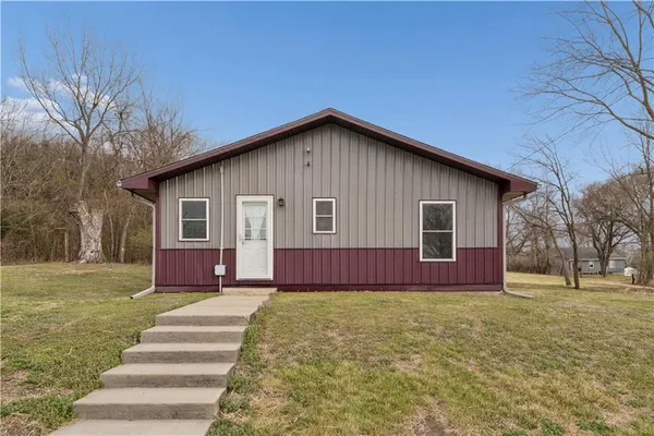 $285,000 | 13382 Northwest Oak Street, Amsterdam, MO 64723